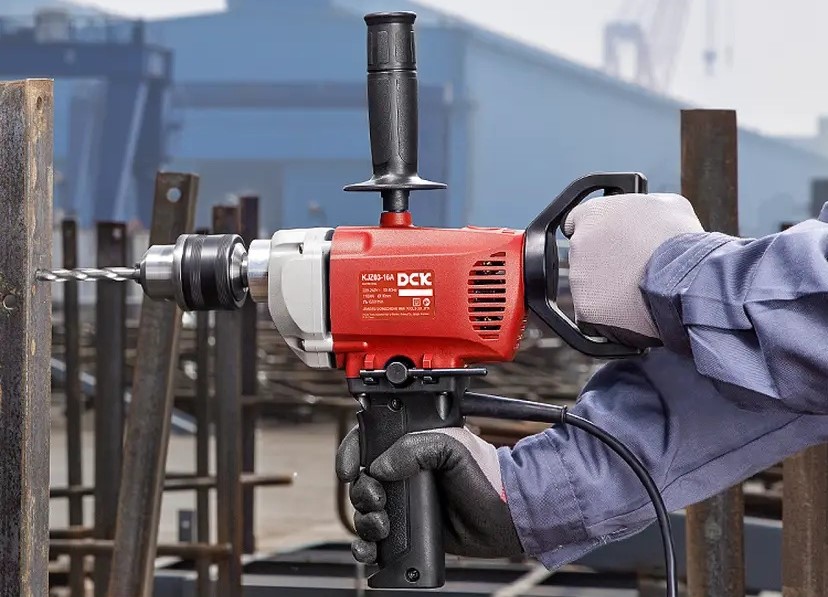 dreli-dck-kjz03-16b-v-rabote