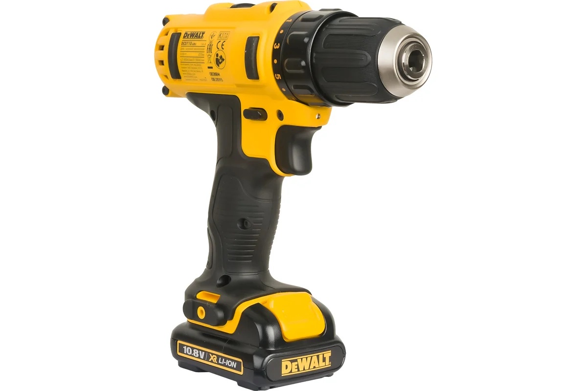 dewalt-dcd710c2-v-ruke