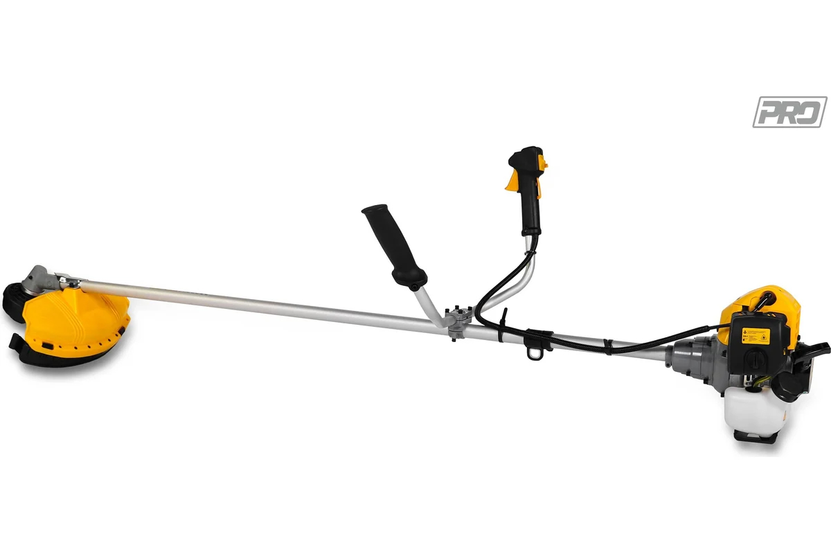 benzotrimmer-champion-t444s-2-storona-dvigatelya-i-sistema-okhlazhdeniya