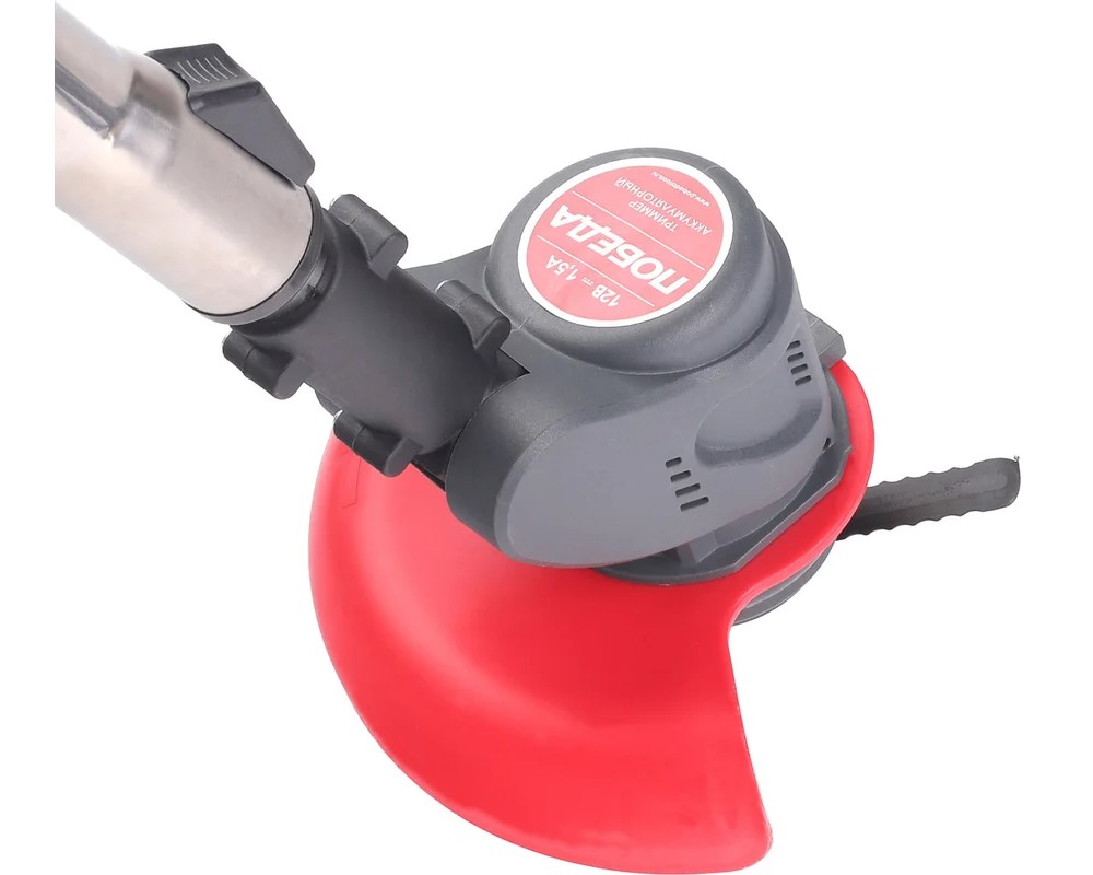 akkumulyatornyj-trimmer-pobeda-ta-120-12v-140mm-akb-1-5ach-250205120-trimmer-v-rabote-na-uchastke
