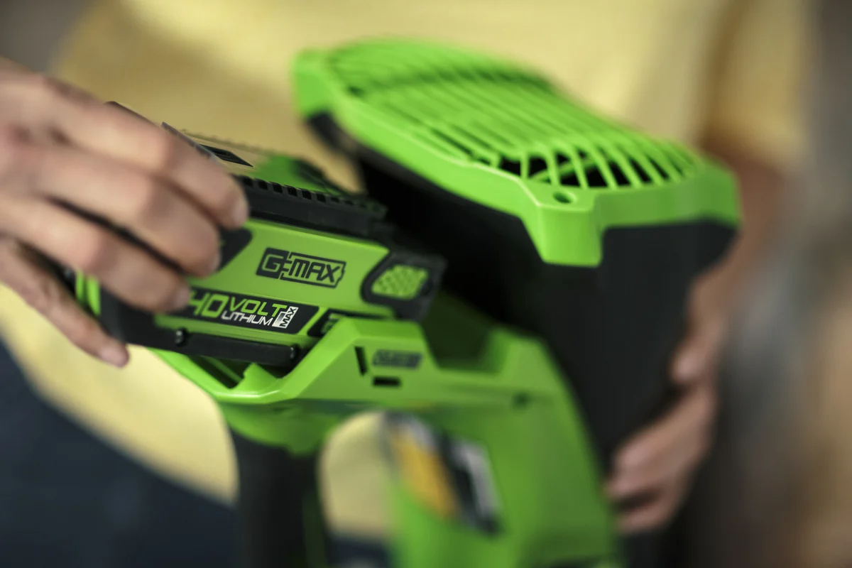 akkumulyatornyy-vozduhoduv-greenworks-g40ab-2400807ub-airflow-adjust