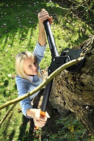 suchkorez-ploskostnoi-fiskars-112850-vid-sverhu