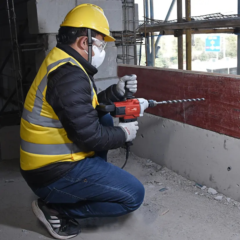 drell-shurupovert-setevoy-dck-kjz08-10-250w-usage