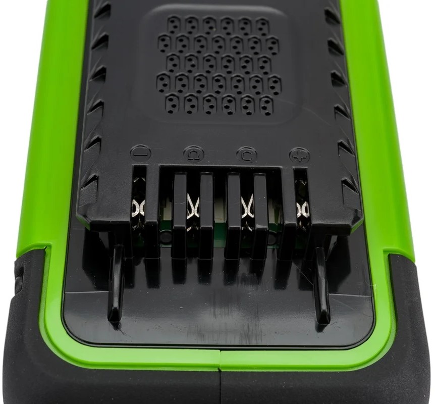 akkumulyator-greenworks-40v-8ah-vid-sverhu