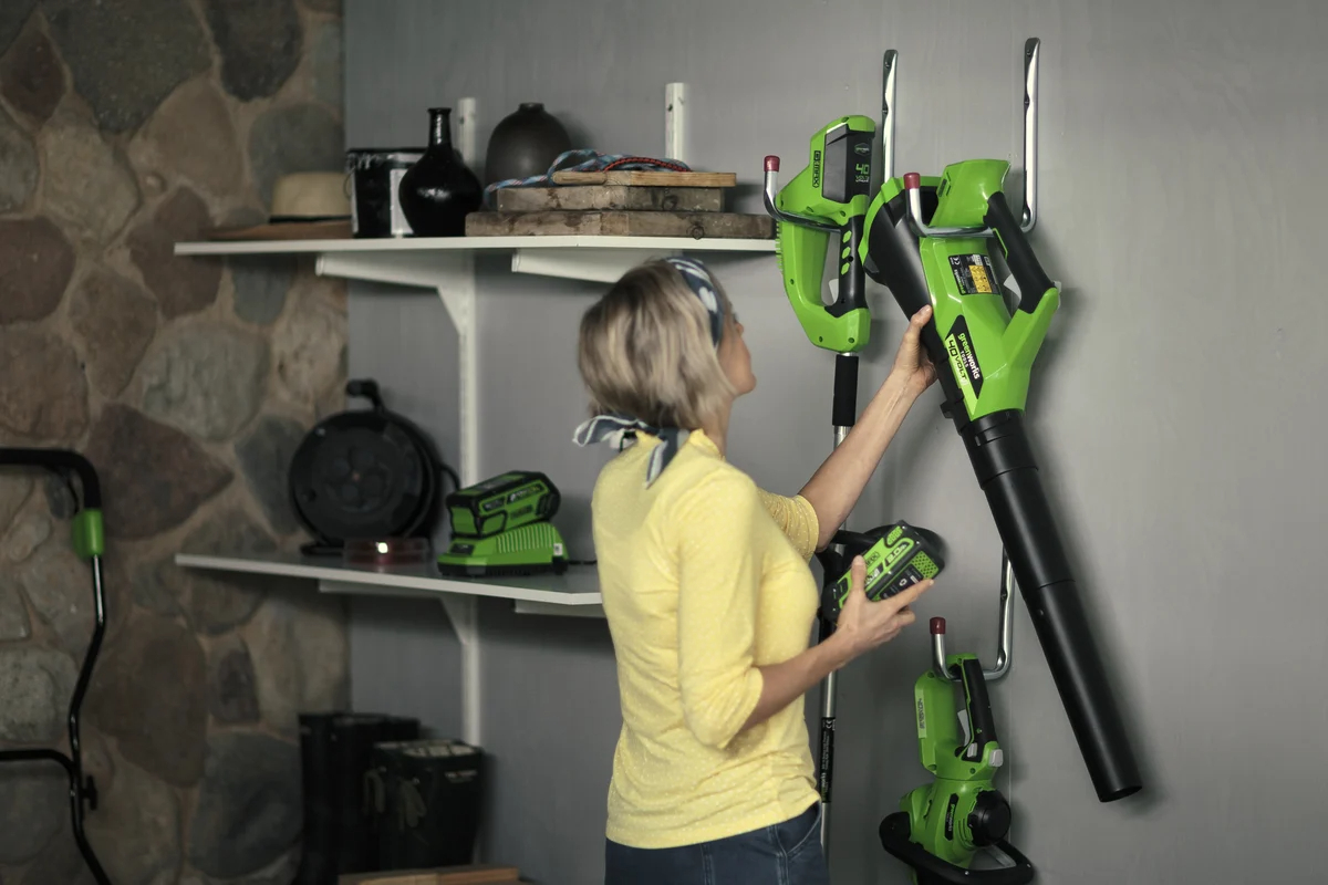 akkumulyatornyy-vozduhoduv-greenworks-g40ab-2400807ub-nozzle