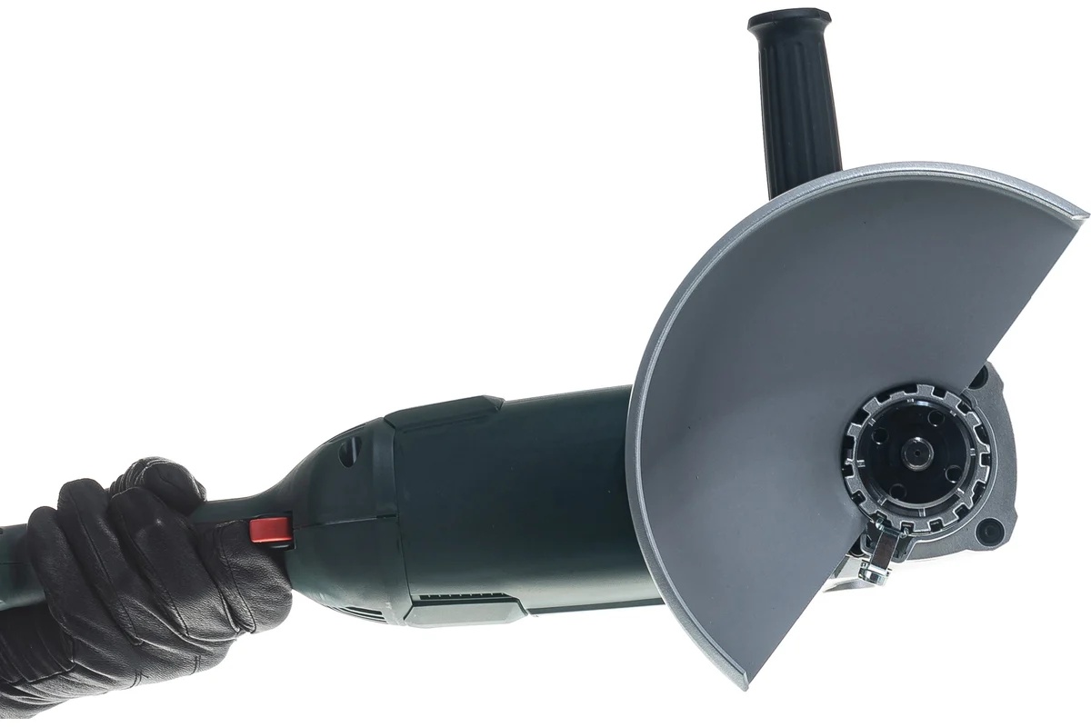 metabo-220v-uglovaia-shlifmashina-we2000-230-606432000-vid-sboku-v-sborke