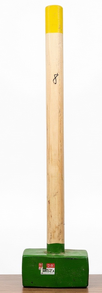 blacksmiths-forged-steel-sledgehammer-8kg-with-handle-parefino.jpg