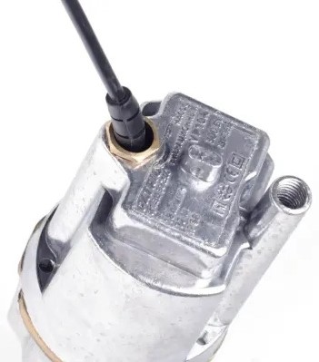vibration-pump-patriot-vp40a-bottom-intake-top-detail