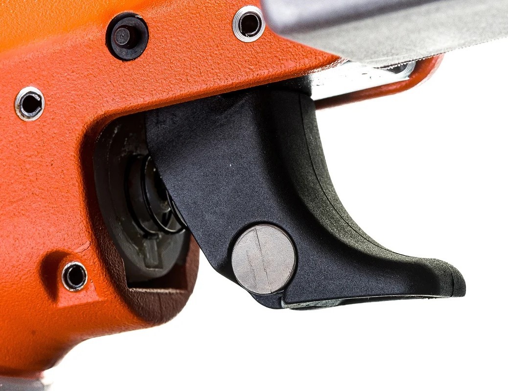 pneumatic-coil-nailer-foxweld-aero-c90-trigger