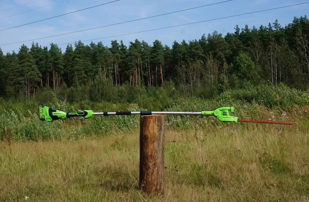 kustorez-shtangovyi-akkumulyatornyi-greenworks-g40pha-40v-2300407-nozhi