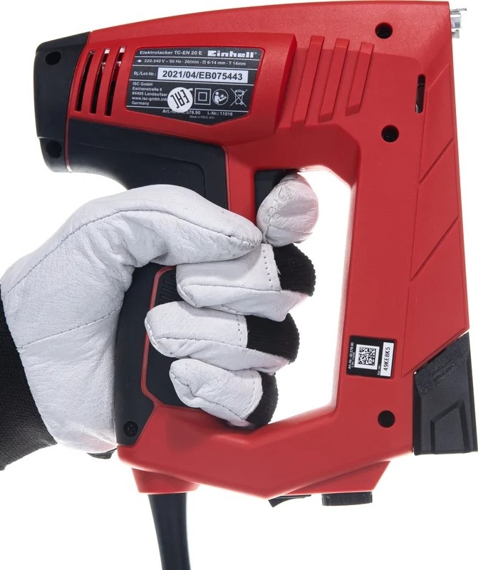 electric-stapler-einhell-tc-en-20-e-in-hand