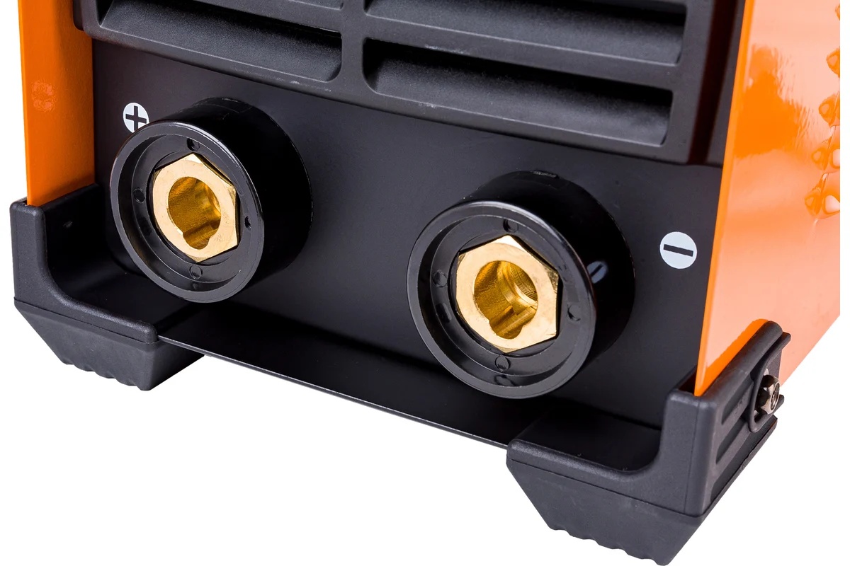 welding-inverter-svarog-arc-250d-real-z226-output-terminals-close-up