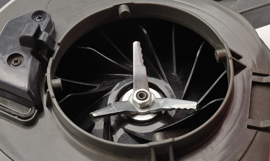 benzinovaya-vozduhoduvka-pylesos-mobil-k-xb27b-premium-mbk0023877-nozzle