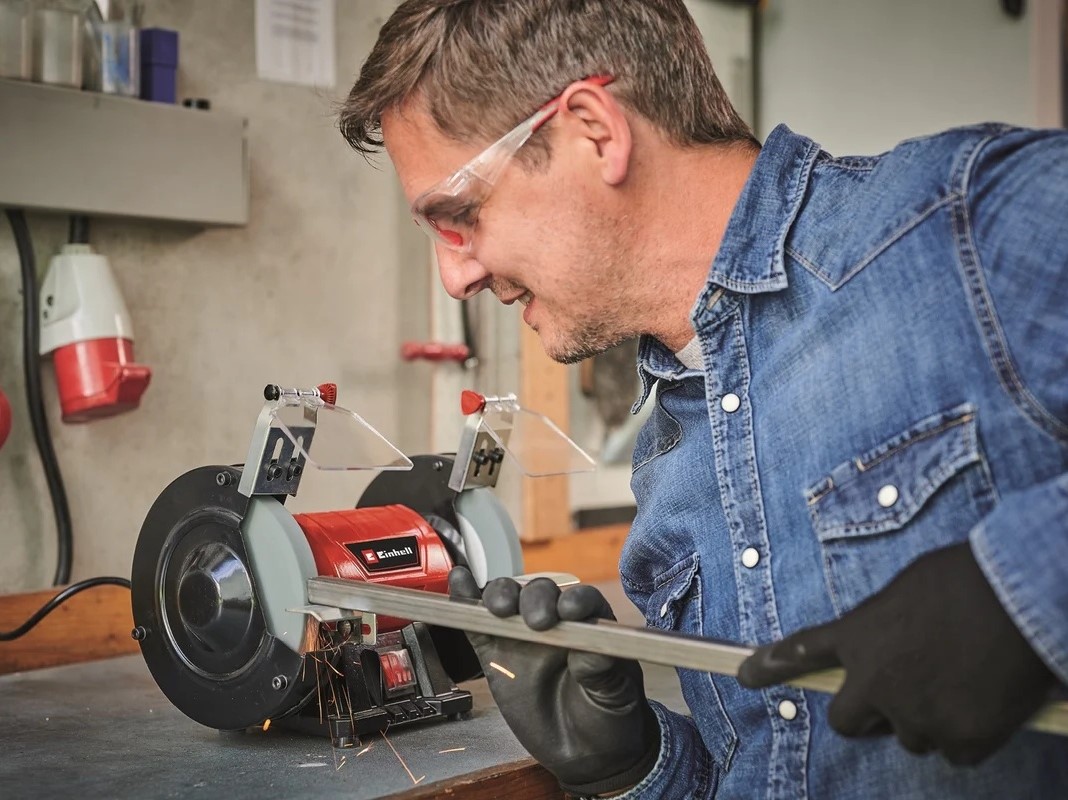 bench-grinder-einhell-tc-bg-150-action