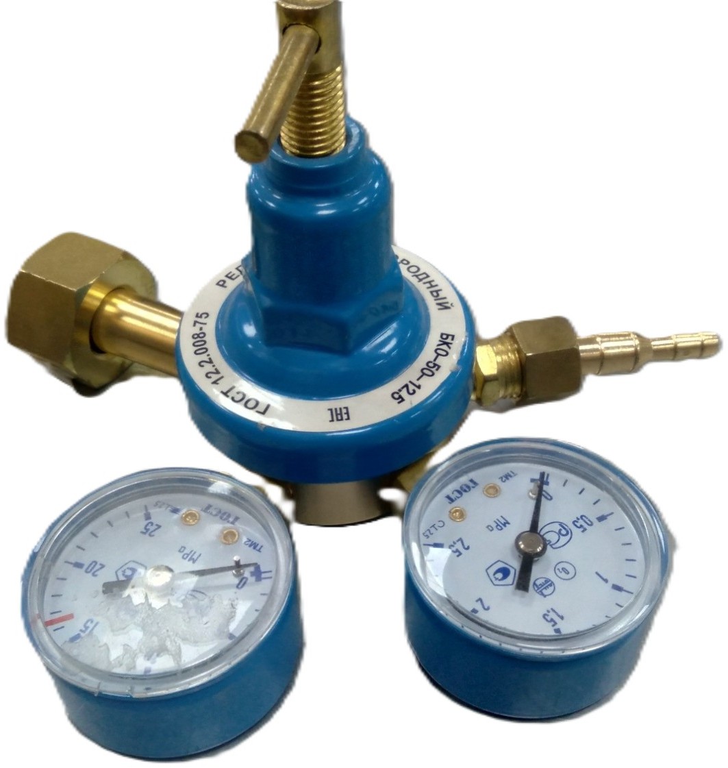 ars-bko-50-12-5-oxygen-cylinder-pressure-regulator-rear-angle