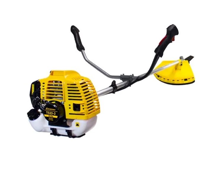 trimmer-champion-t523-2-dvigatel-i-toplivnyj-bak-benzokosy