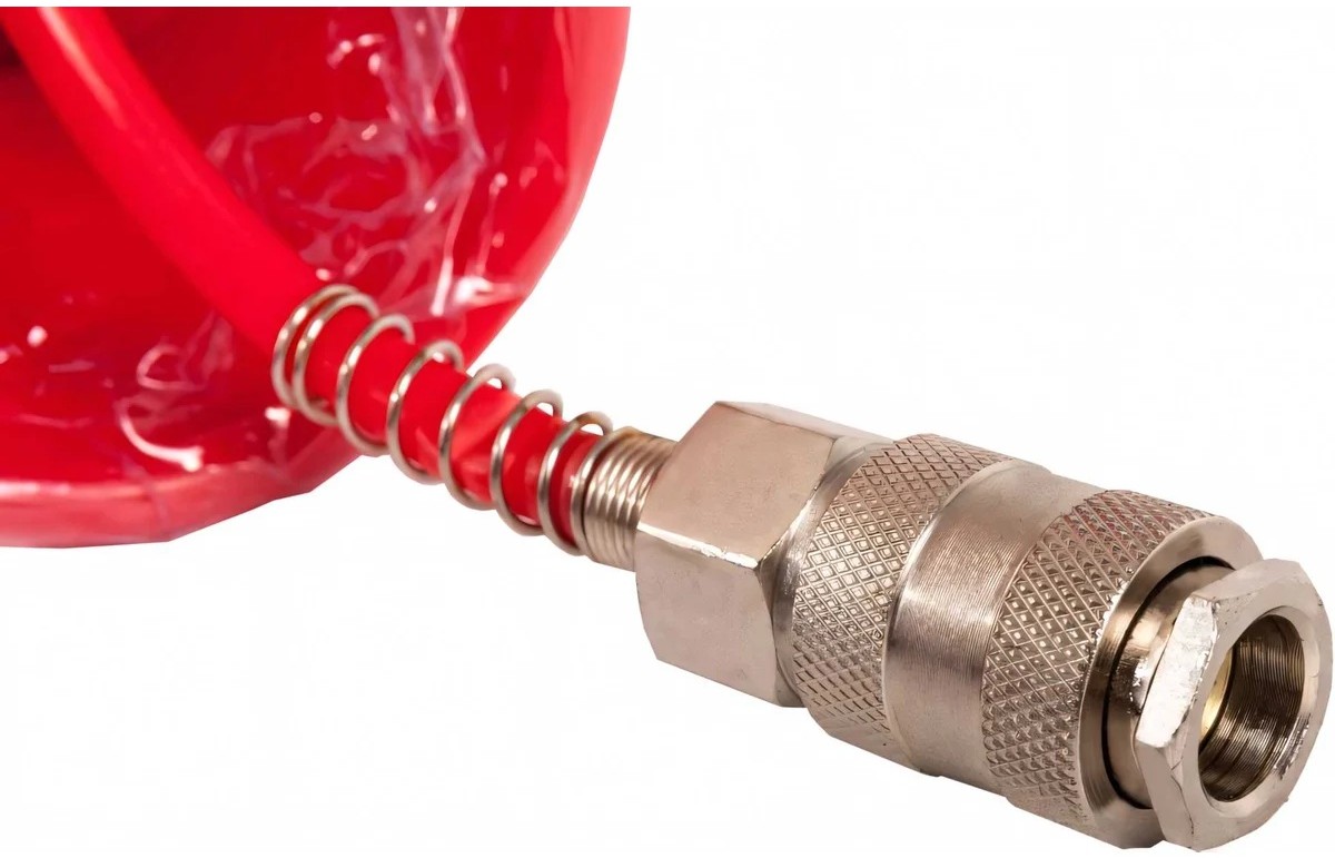 quattro-elementi-5m-spiral-air-hose-euro-female-connector-close-up