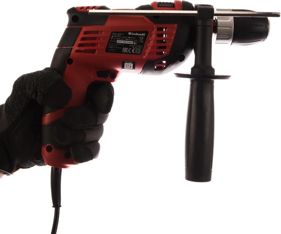udarnaya-drel-einhell-tcid550e-in-hand