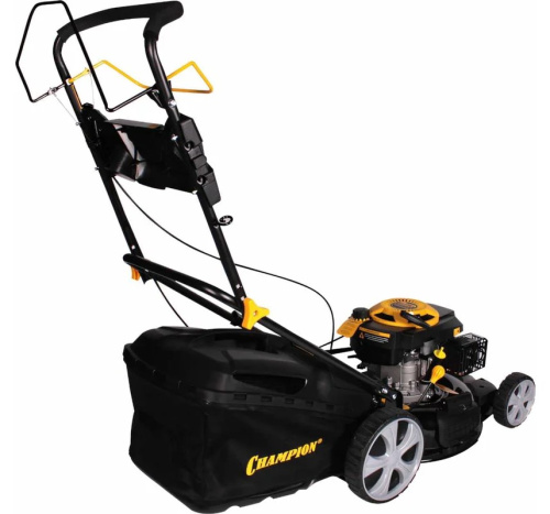 champion-lm5131-gazonokosilka-spervyj-podhod