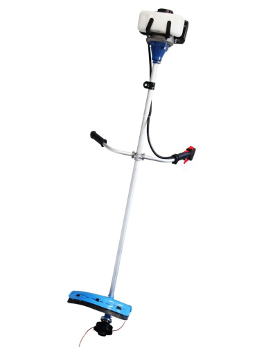 benzotrimmer-newton-cg-330s-moschnaya-benzokosa-dlya-travy-s-nozhom-i-leskoy