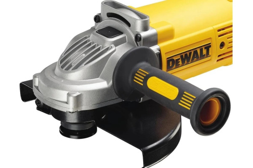 uglovaya-shlifmashina-dewalt-dwe492s-ks-perednyaya-chast-i-ruchka
