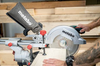 Пила торцовочная METABO KGS 254 M