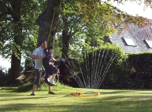 orositel-sprinklernyy-kvadratnyy-hozelock-plus-260m2-2975p0000-vid-speredi