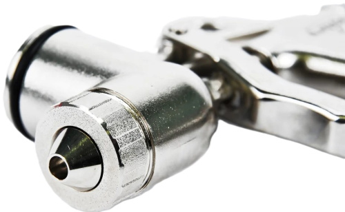 pneumatic-texture-spray-gun-elitech-0704-013600-nozzle-close-up
