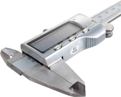 elitech-digital-caliper-2210-001700-close-up-jaws