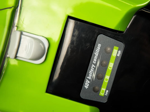 boat-motor-greenworks-g40tm55-battery-indicator