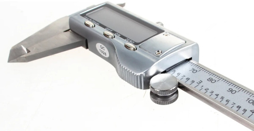 elitech-digital-caliper-2210-001700-display-buttons