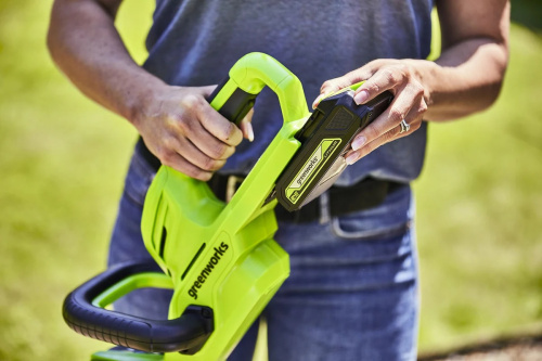 kustorez-akkumulyatornyi-greenworks-g24ht56-24v-2205507-nozhi