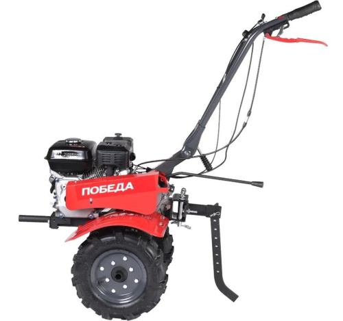 motoblok-benzinovyy-pobeda-ak-23-440107025-koleso-krupnym-planom