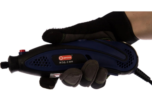 diold-med-2mf-graver-10015026-v-rukakh-ergonomika