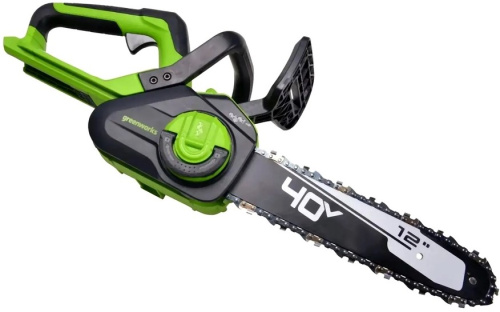 greenworks-40v-cepnaya-pila-g40cs30ii-v-rukah